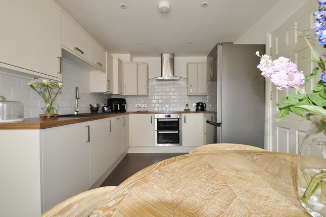 51, Orchard Way, Henlow photo 3
