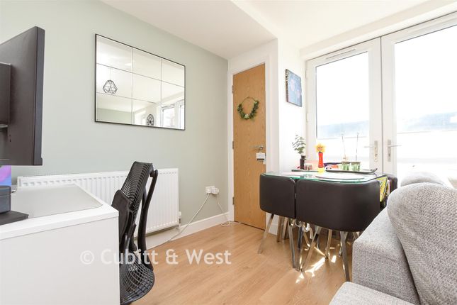 Thanet Court, Nailsworth Crescent, Merstham photo 4