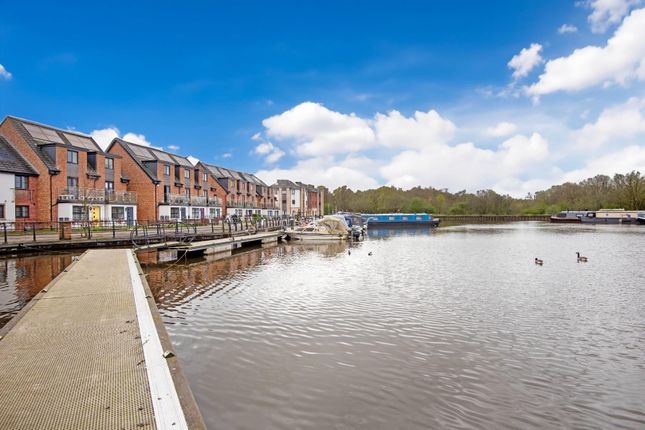 Houseboat for sale in Lord Street, Leigh