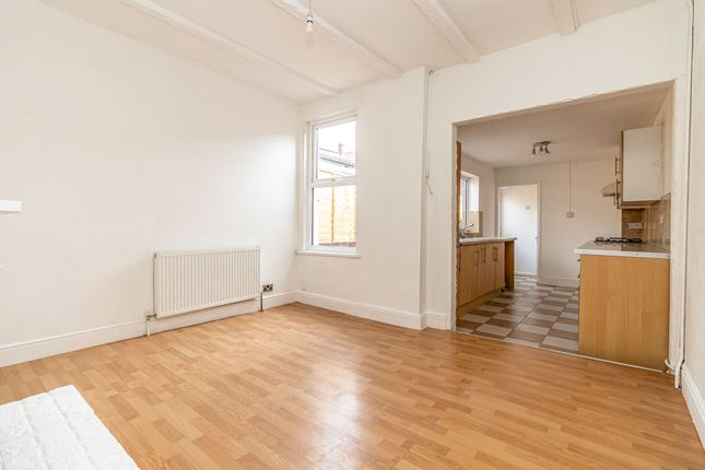 45 Ward Road, Southsea photo 2