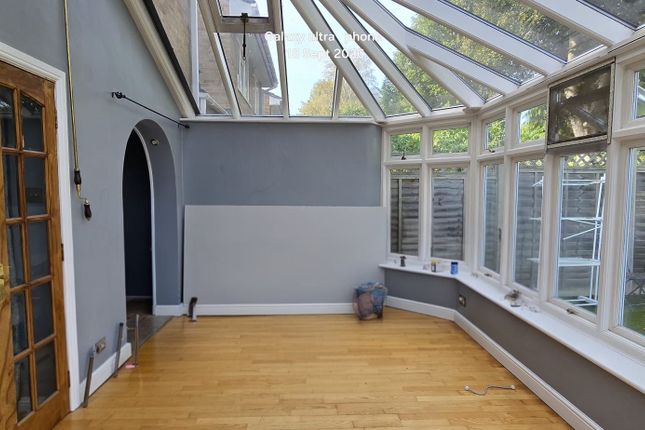 68 Cumberland Avenue, Guildford photo 5