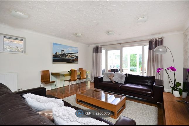 Staines Road West Ashford, Ashford photo 5