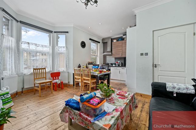 143b, Hillside, London photo 2