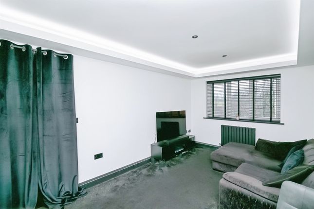 70, Skylark Road, BRIDGEND photo 4