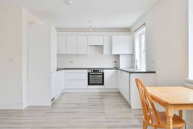 1-bed flat on 340a West Barnes Lane, New Malden, £225,000