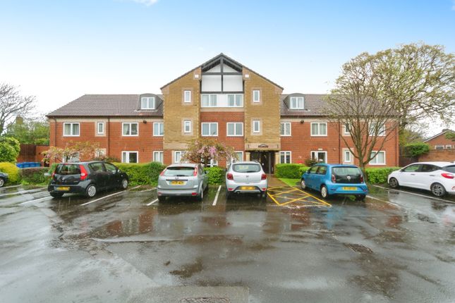 Flat for sale in Old Lode Lane, Solihull, West Midlands