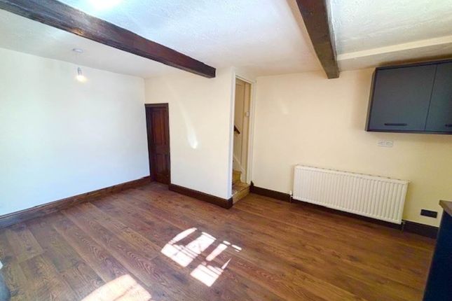1-bed house on 68, Moor End Road, Huddersfield, £650/mo