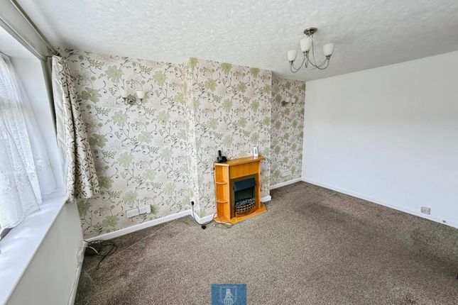 37, Chamberlaine Street, Bedworth photo 2