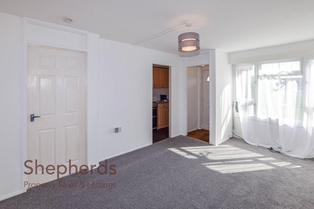 2, Wood Green Way, Cheshunt photo 4