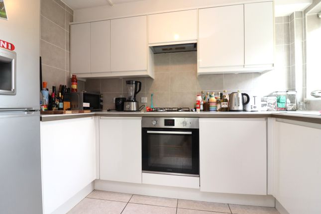 5 Maryland Court, Lambourn Grove, Kingston Upon Thames photo 3