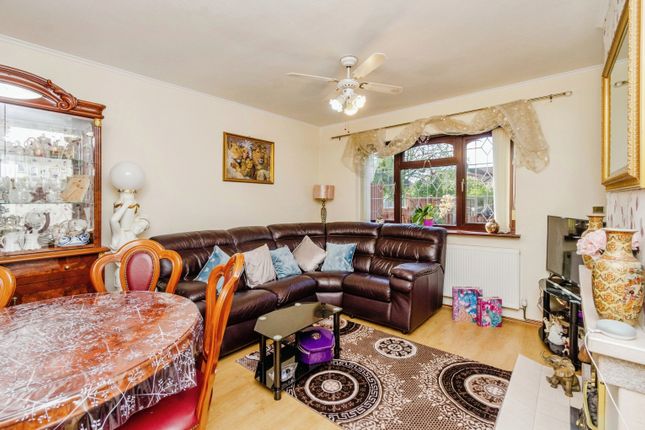Flat for sale in Kelvin Road, Walsall, West Midlands