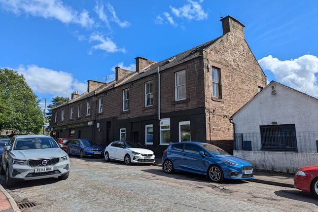 Flat to rent in Liff Road, Lochee, Dundee