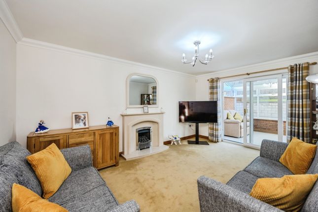 7, Clos Benallt Fawr, Pontarddulais photo 2