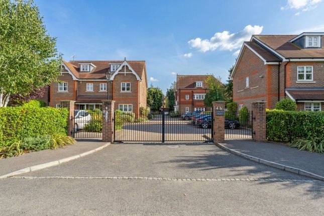 Flat for sale in Carlton Place, Marlow