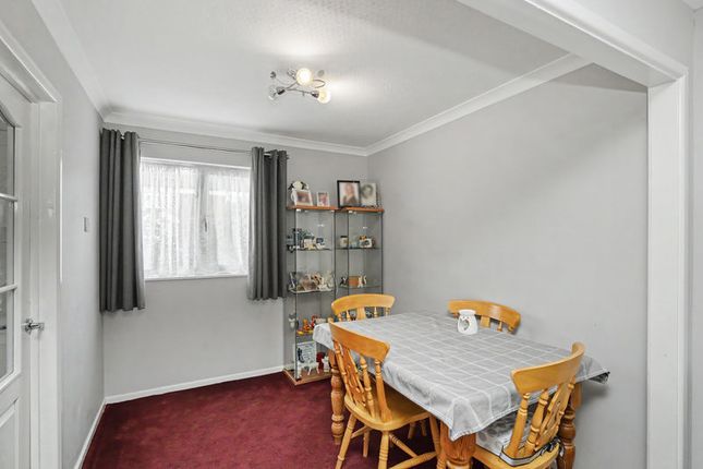 26, Fairways, Waltham Abbey photo 4