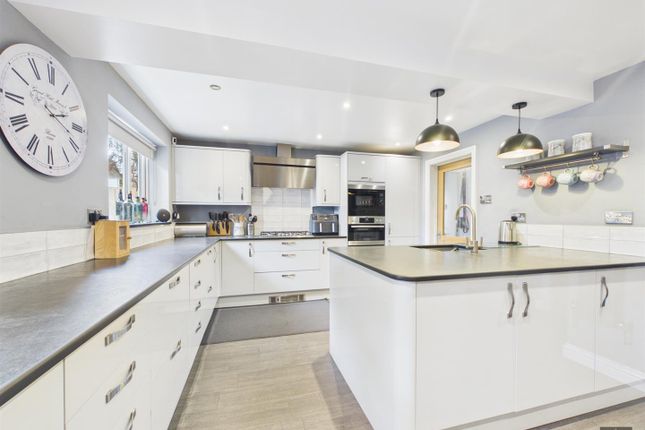 12, Clarke Close, Cullompton photo 3