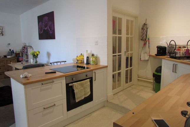 Flat 2 , 12/13 Chapel Street, Penzance photo 5