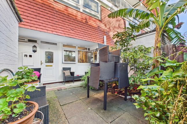 Cam03779G0-Pr0318-Still014