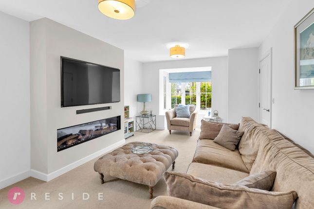 11, Field View Lane, Rochdale photo 2