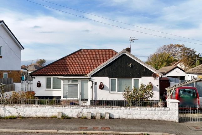 2-bed bungalow on 4, Manor Way, Kinmel Bay, £180,000