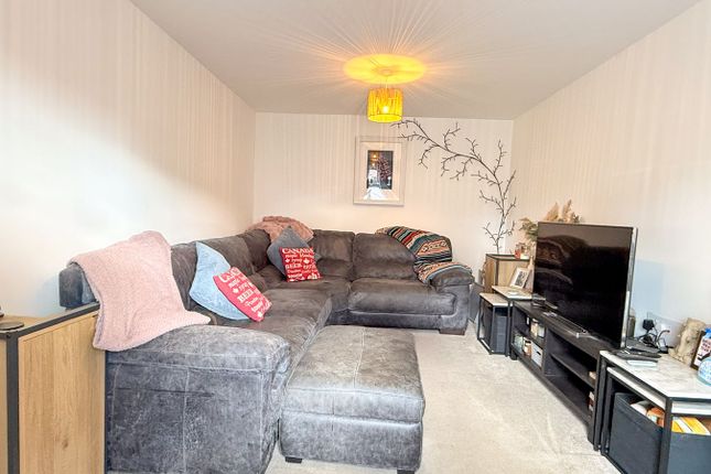 Garrison Meadows, Newbury photo 4