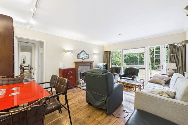 5, Coleridge Court, Richmond photo 2