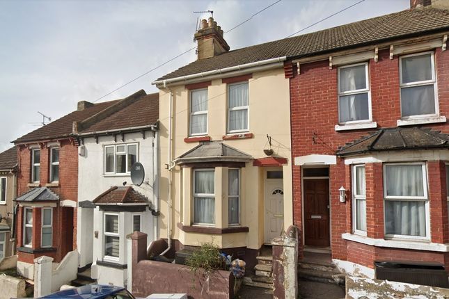 Terraced house for sale in Institute Road, Chatham