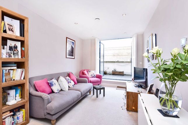 Thumbnail Flat to rent in Magdalen Road, London