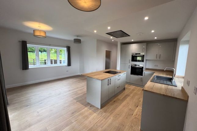 Queensview, Hedsor Hill, Bourne End photo 2