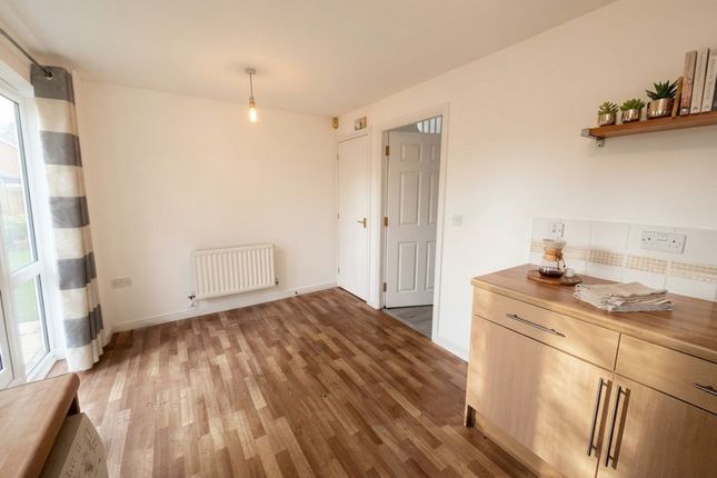 12 Towpath Close, Coventry photo 4