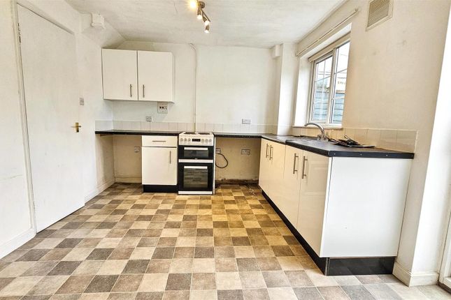 4, Harrison Close, Market Harborough photo 4