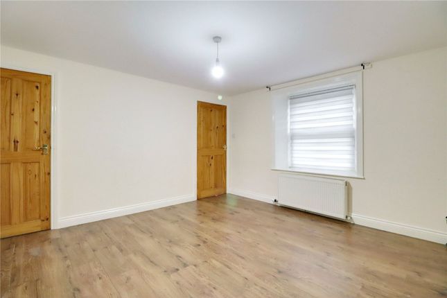 33 Redbourne Road, Brigg photo 4