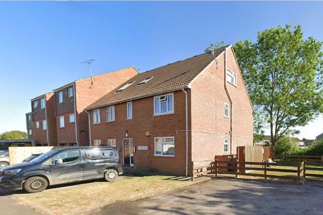 Rochfords Gardens, Slough photo 3