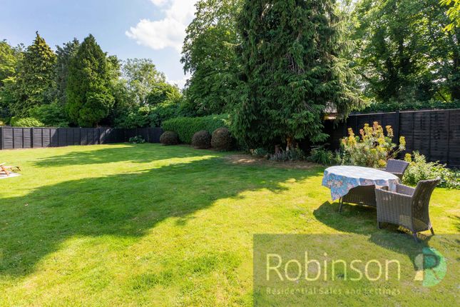 8, Silver Close, Maidenhead, Berkshire photo 2