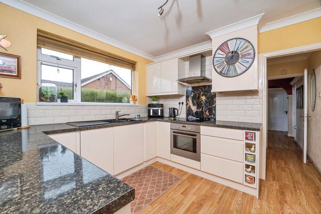 10, Whitgift Close, Laceby photo 3