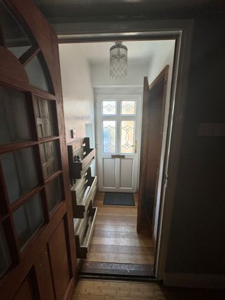 108, Nelson Road, Rainham photo 4