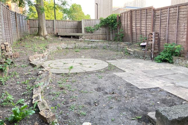 Very Near York Road Area, Acton North photo 4