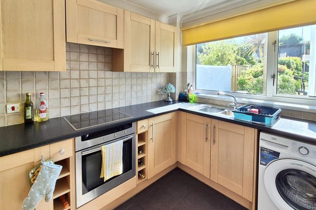 9, Tremearne Road, Porthleven photo 4