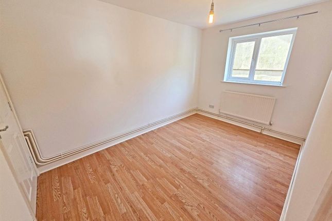 4, Bethesda Court, Llantwit Fardre photo 5