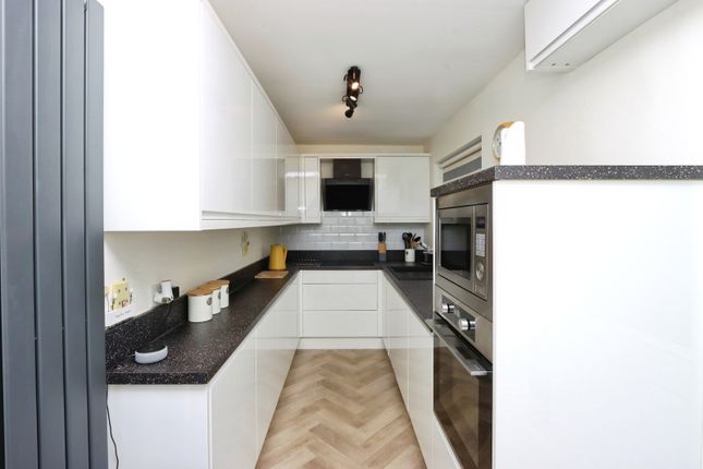 31, Pagenall Drive, Swallownest photo 4