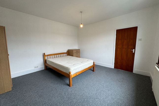 Thumbnail Flat to rent in Alexander Road, London