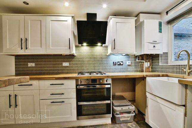 Crompton Road, Macclesfield photo 2
