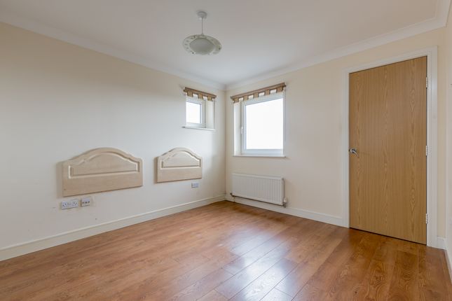 55/10, Waterfront Avenue , Edinburgh  photo 4