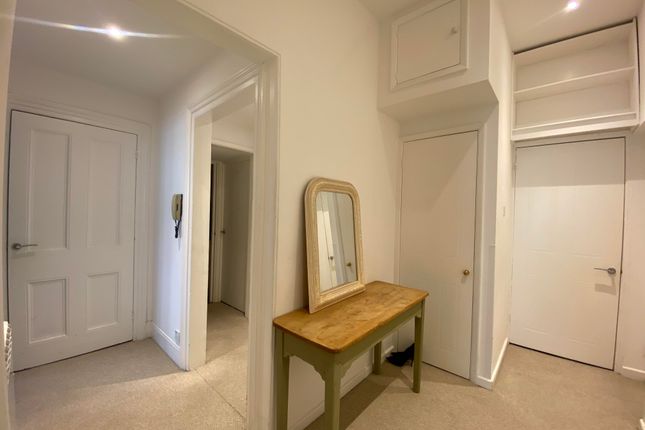 Flat to rent in South Parade, Southsea