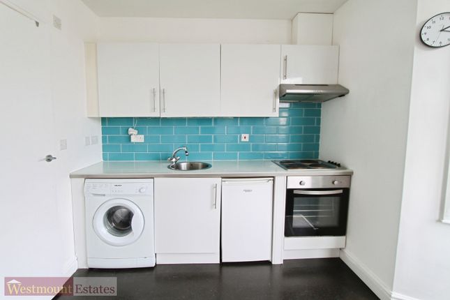 Flat 2, 22, Greenvale Road, London photo 4