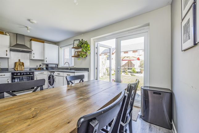 7, Turret Avenue, Havant photo 4