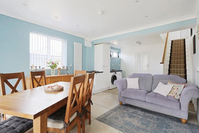 21, Hinchliffe Road, Poole photo 4