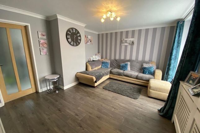 10, Bushey Croft, HARLOW photo 3
