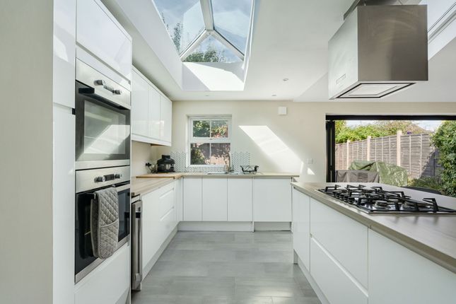 12 Northbourne Road, Swindon photo 3