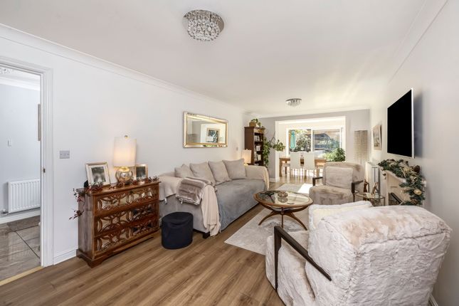 19 Payne Close, Crowborough photo 4